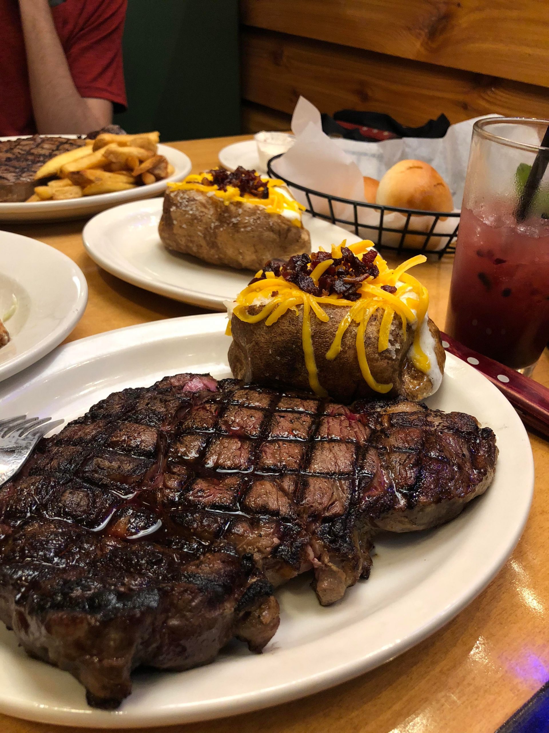 24Oz Ribeye at Texas Roadhouse : steak