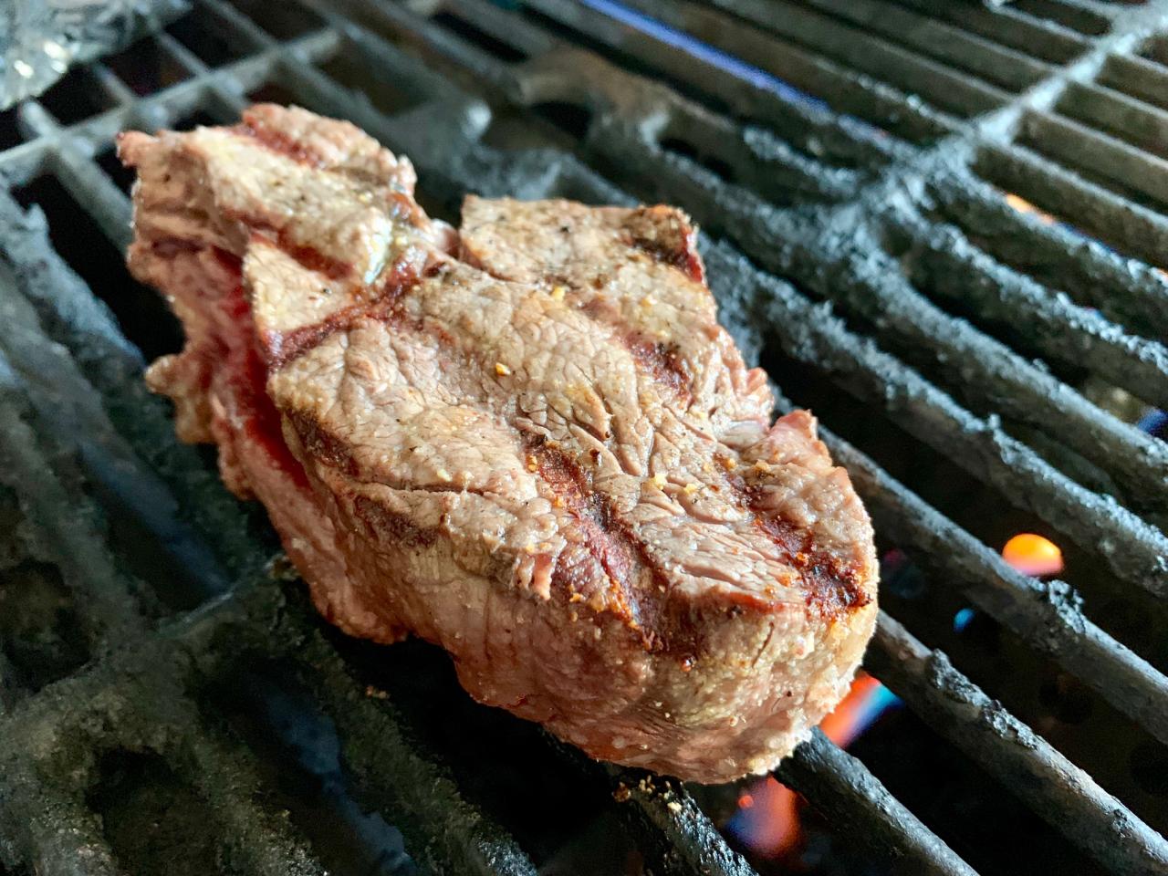 Grilling Steaks On Gas Grill Lid Open Or Closed ...