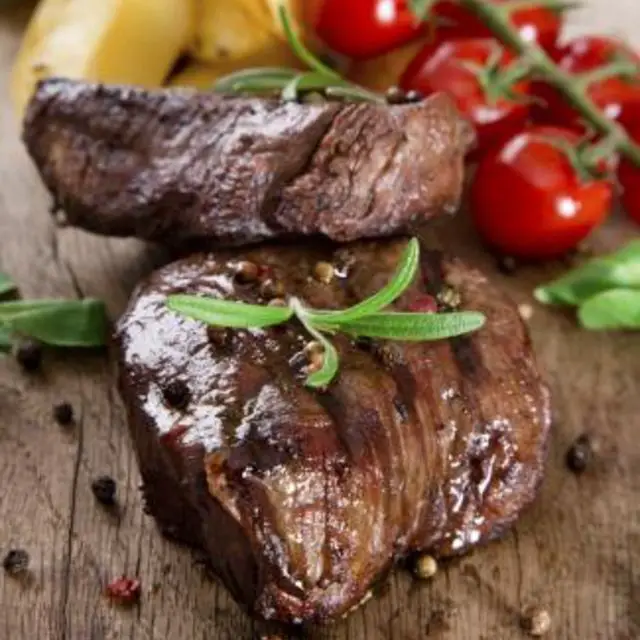 How to Bake Beef Sirloin Tip Steaks in Oven
