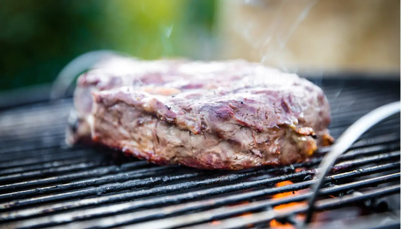 How to cook the perfect steak on the barbecue this summer ...