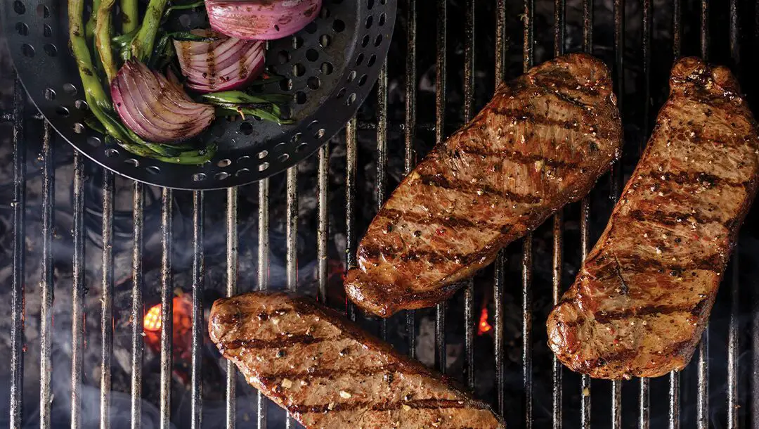 How to Grill the Perfect New York Strip Steak â Omaha ...