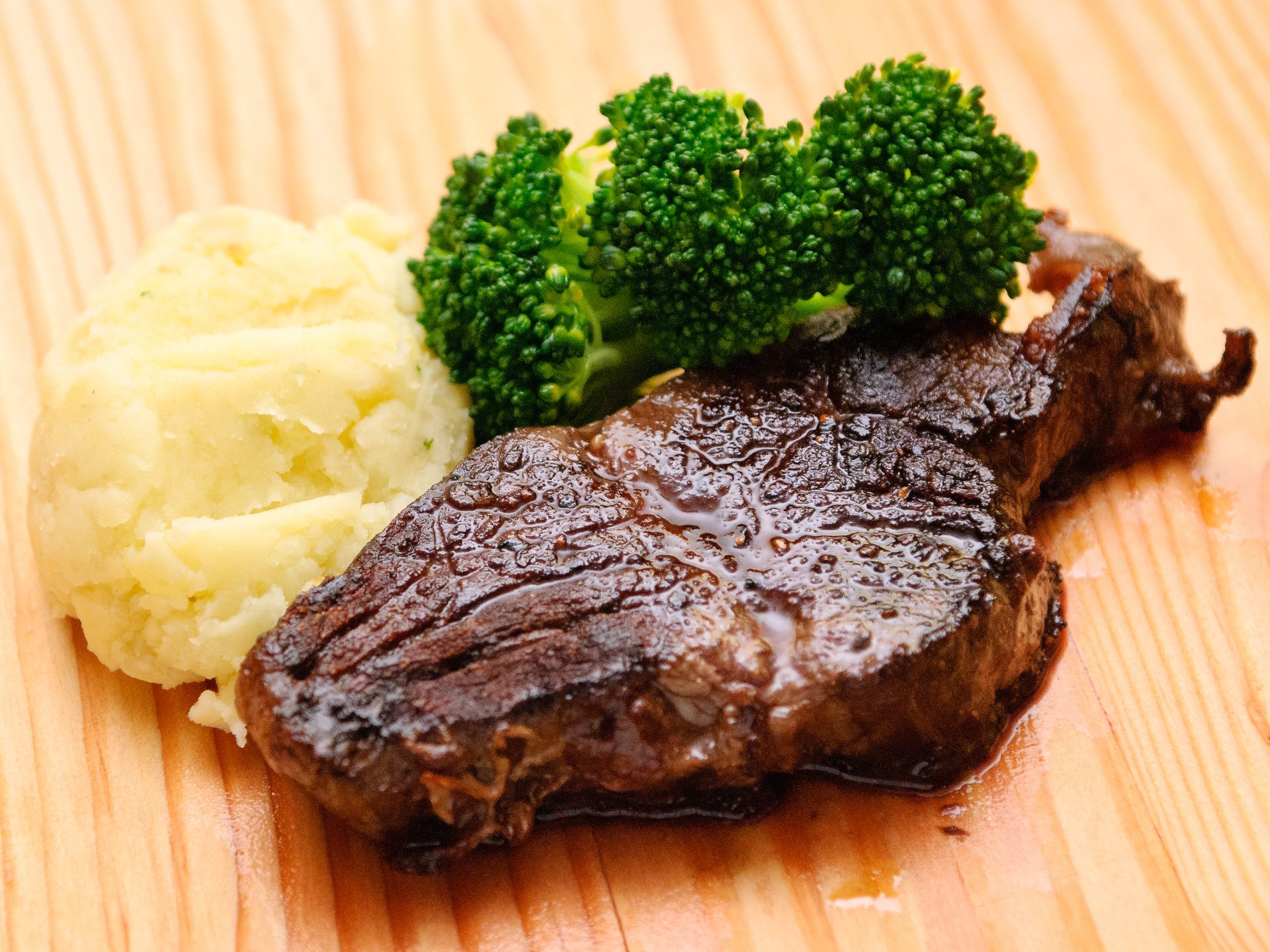 How to Make Steak and Mashed Potatoes on a Budget: 14 Steps