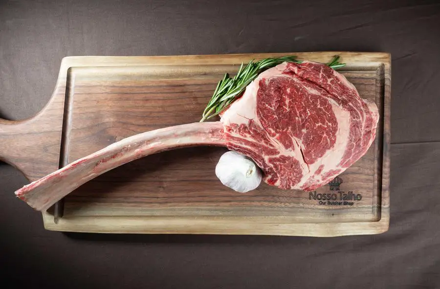 Tomahawk Steak, AAA+ (50 oz) â Nosso Talho